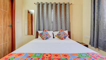 Egyptian cotton sheets, premium bedding, in-room safe, free WiFi