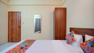 Egyptian cotton sheets, premium bedding, in-room safe, free WiFi