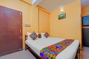 Egyptian cotton sheets, premium bedding, in-room safe, soundproofing - Via Fort Beach Residency (Kochi)