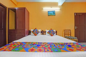 Deluxe Room | Egyptian cotton sheets, premium bedding, in-room safe, soundproofing - Via Fort Beach Residency (Kochi)