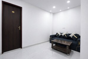 ทีวีจอแอลซีดี 28 นิ้ว พร้อมช่องเคเบิล