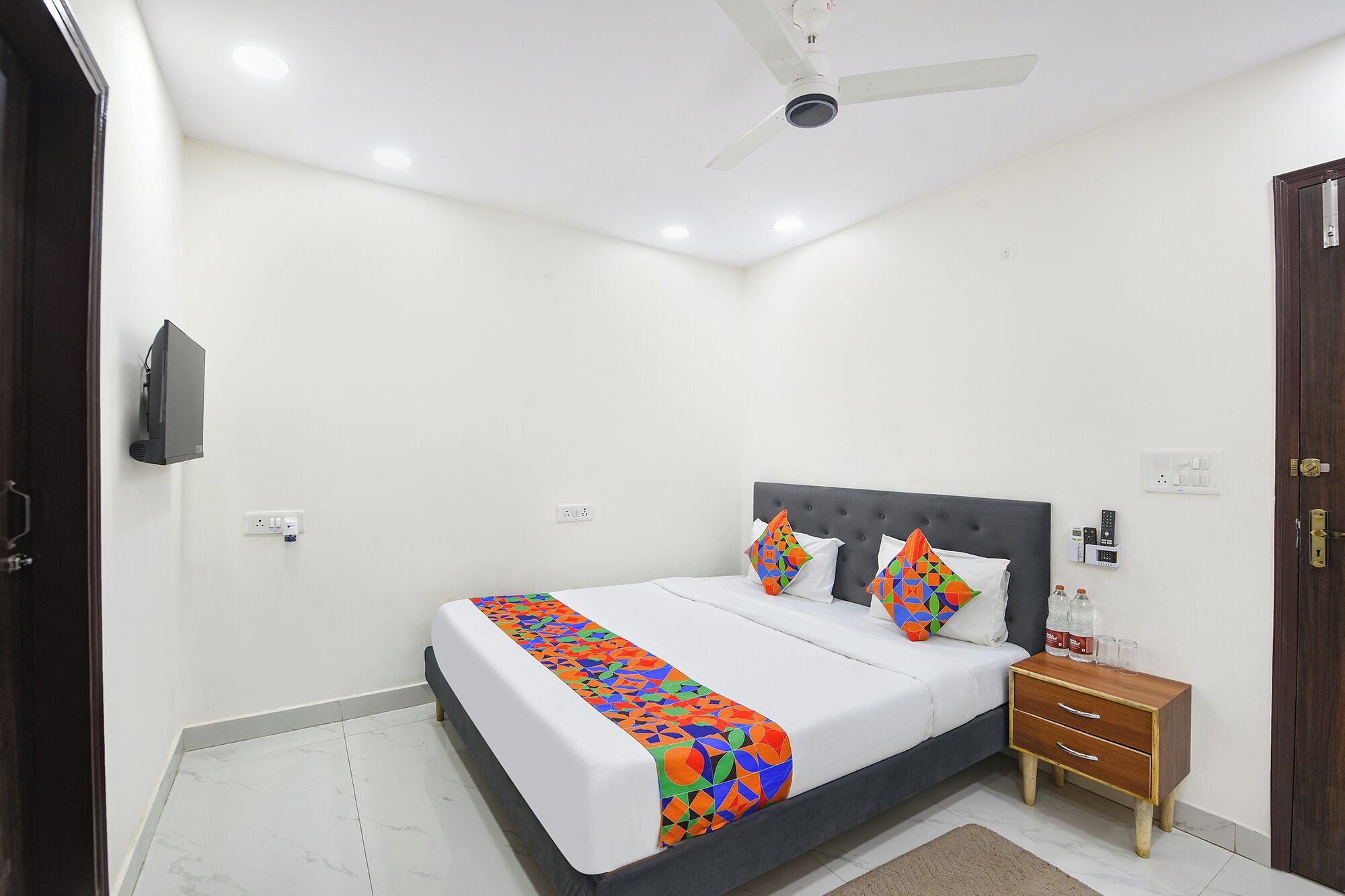 Egyptian cotton sheets, premium bedding, in-room safe, free WiFi