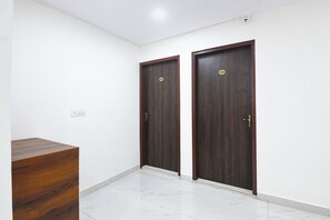 Lobby - Fabhotel Resto Relax (New Delhi)