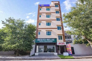 Exterior - Fabhotel Resto Relax (New Delhi)