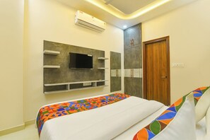 Egyptian cotton sheets, premium bedding, in-room safe, free WiFi - Fabhotel Kesar Inn (Jaipur)