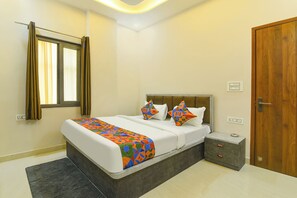 Egyptian cotton sheets, premium bedding, in-room safe, free WiFi