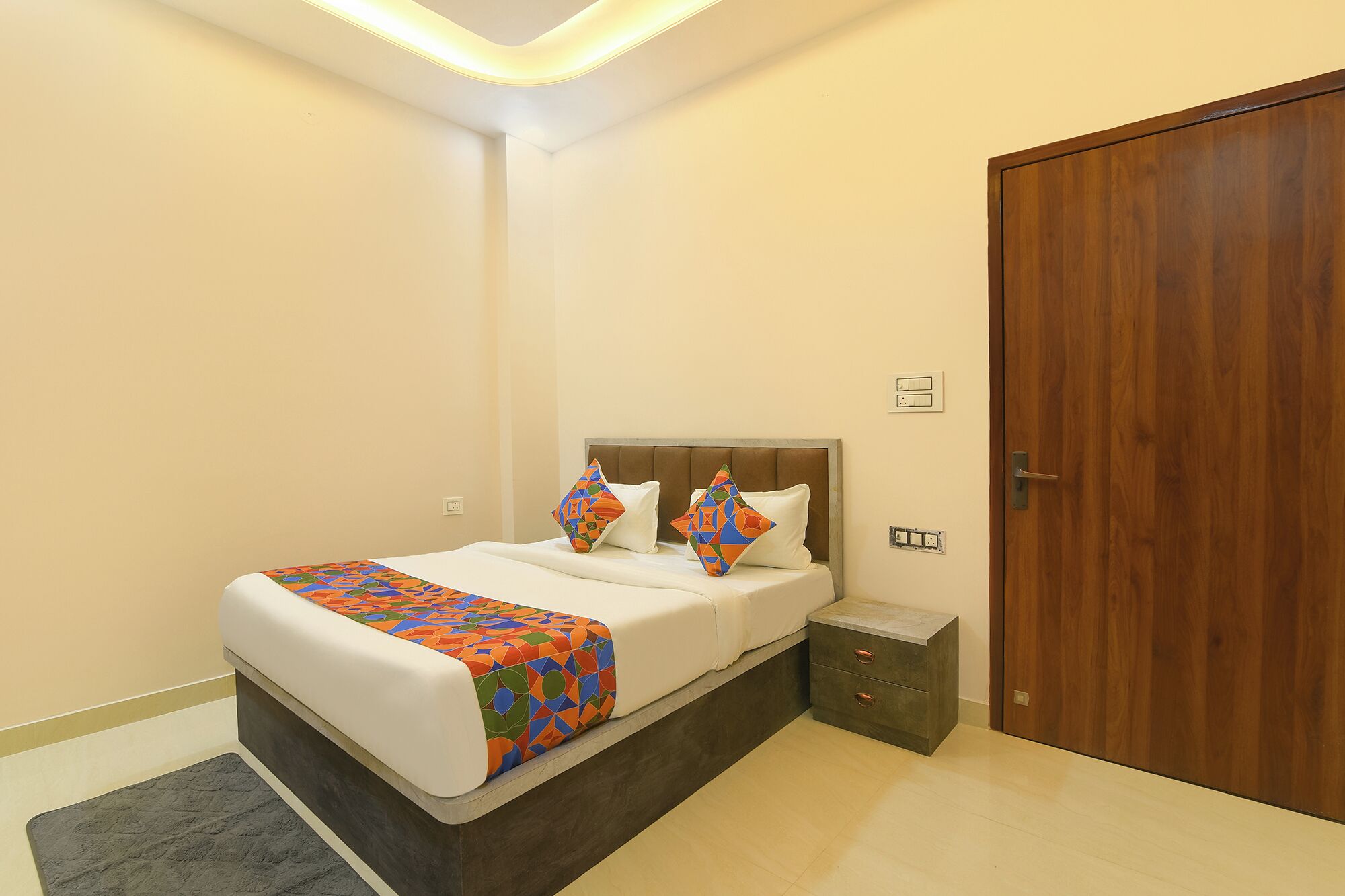 Egyptian cotton sheets, premium bedding, in-room safe, free WiFi