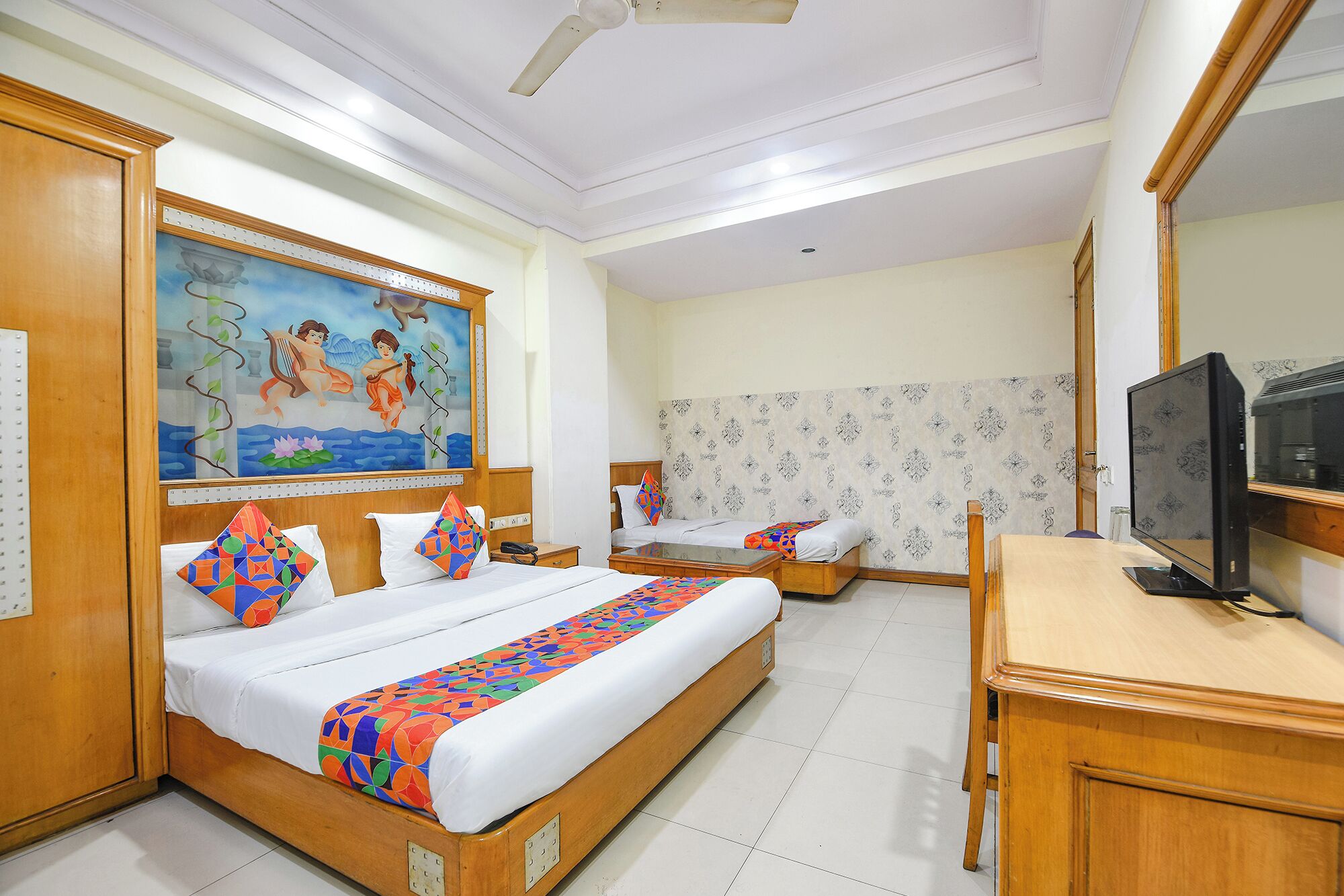 Familierom | Sengetøy i egyptisk bomull, sengetøy av topp kvalitet og safe på rommet