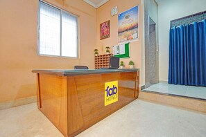 Reception - Fabhotel Hare Rama (Karchana)