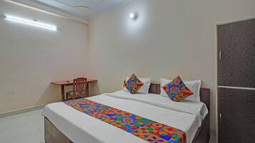 Egyptian cotton sheets, premium bedding, in-room safe, free WiFi