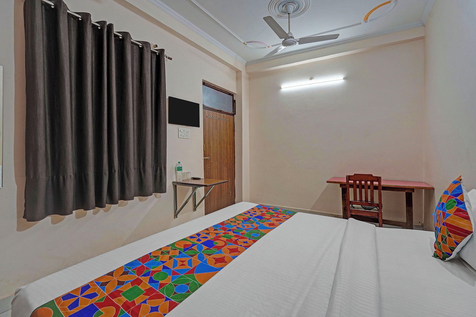 Egyptian cotton sheets, premium bedding, in-room safe, free WiFi