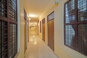 Lobby - Fabhotel Hare Rama (Karchana)