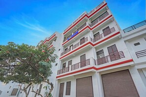 Exterior - Fabhotel Hare Rama (Karchana)