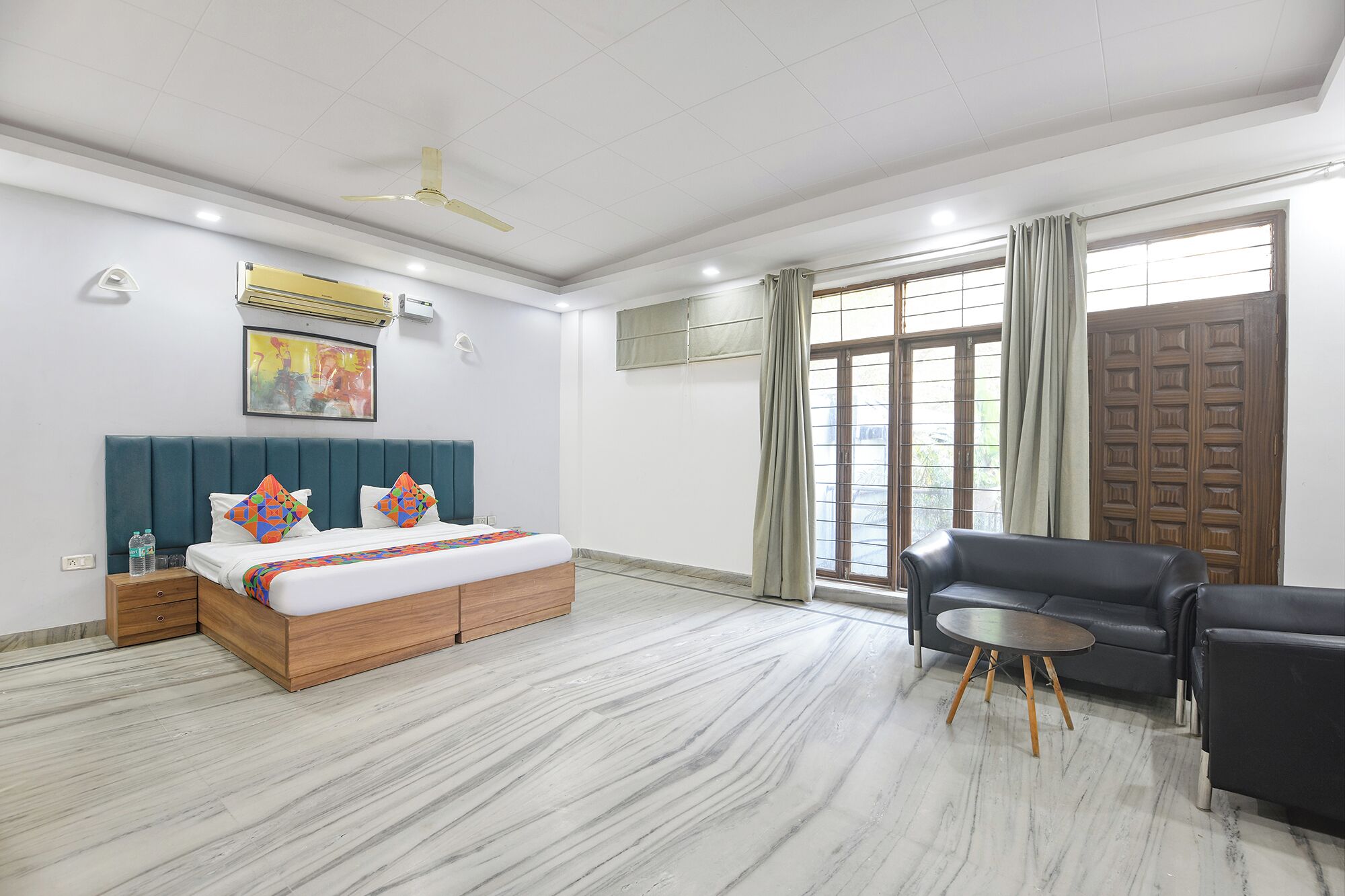 Egyptian cotton sheets, premium bedding, in-room safe, free WiFi