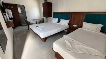 Egyptiske bomuldslagner, premium-sengetøj, pengeskab på værelset