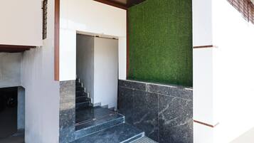 Entrée de l’hébergement