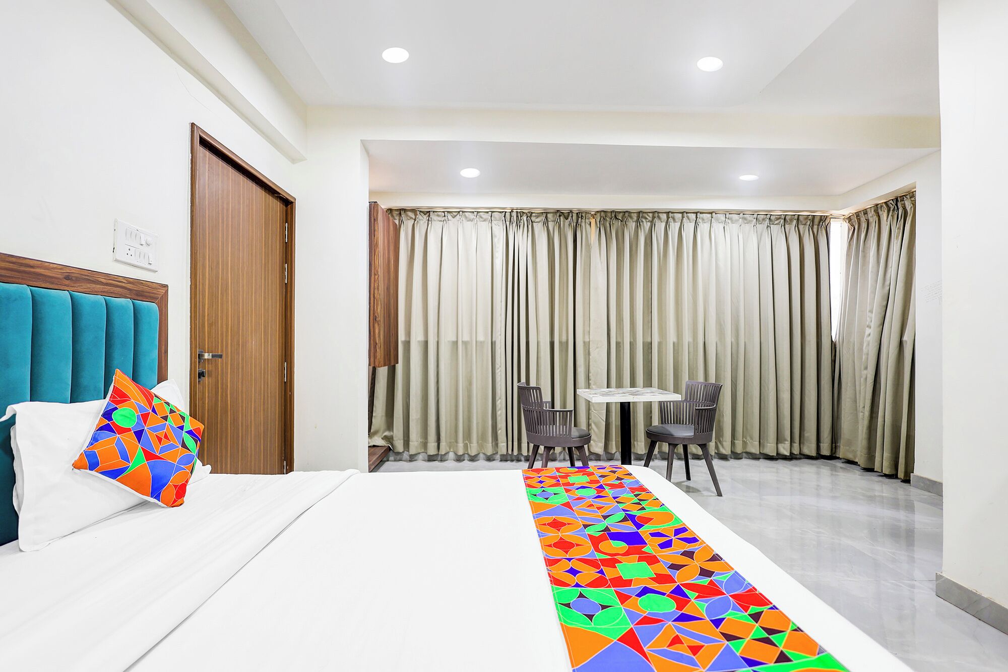 Egyptian cotton sheets, premium bedding, in-room safe, free WiFi