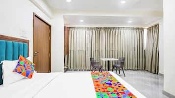 Egyptian cotton sheets, premium bedding, in-room safe, free WiFi