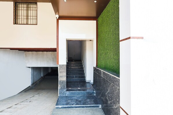 Property entrance - Fabhotel Ar Executive (Hinjawadi)