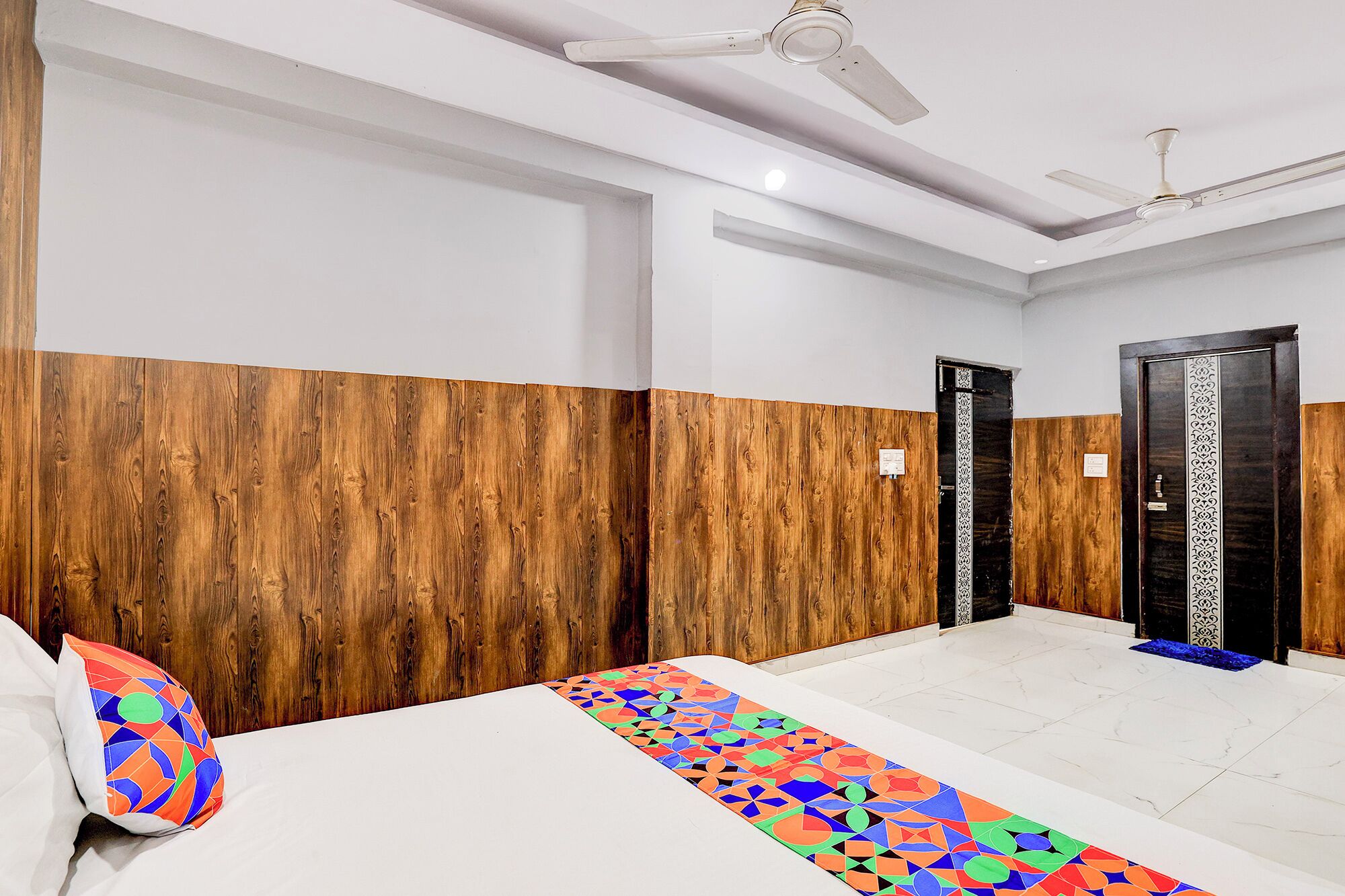 Egyptian cotton sheets, premium bedding, in-room safe, free WiFi