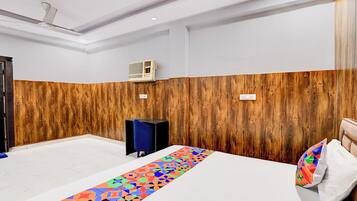 Egyptian cotton sheets, premium bedding, in-room safe, free WiFi