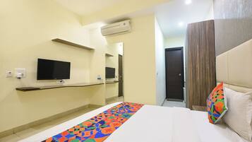 Premium Room | Egyptian cotton sheets, premium bedding, in-room safe, free WiFi