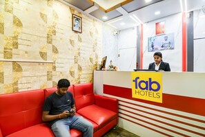 Reception - Fabhotel Royal Plaza (Kolkata)