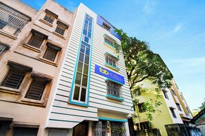 Exterior - Fabhotel Royal Plaza (Kolkata)