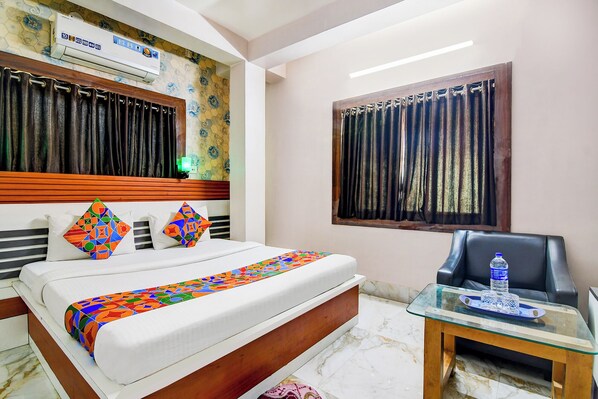 Egyptian cotton sheets, premium bedding, in-room safe, free WiFi - Fabhotel Royal Plaza (Kolkata)