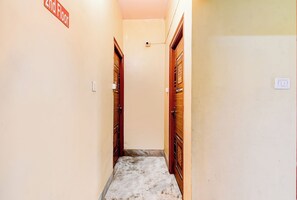 Lobby - Fabhotel Royal Plaza (Kolkata)