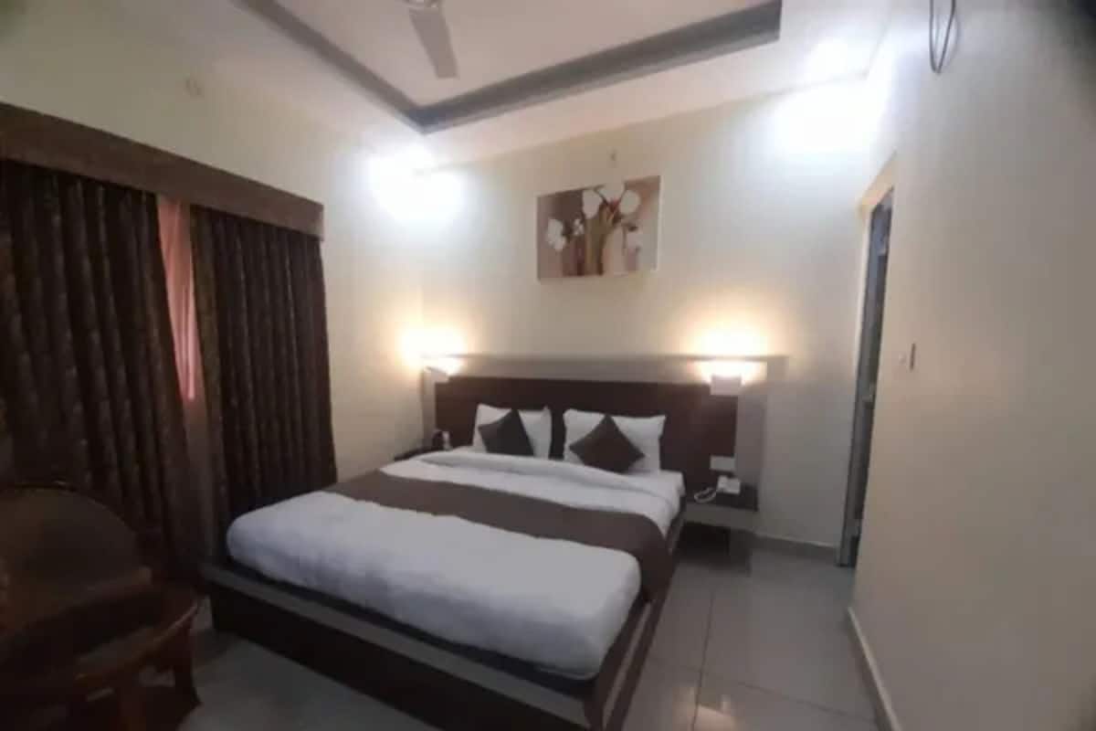 Rom – deluxe | Sengetøy i egyptisk bomull, sengetøy av topp kvalitet og safe på rommet