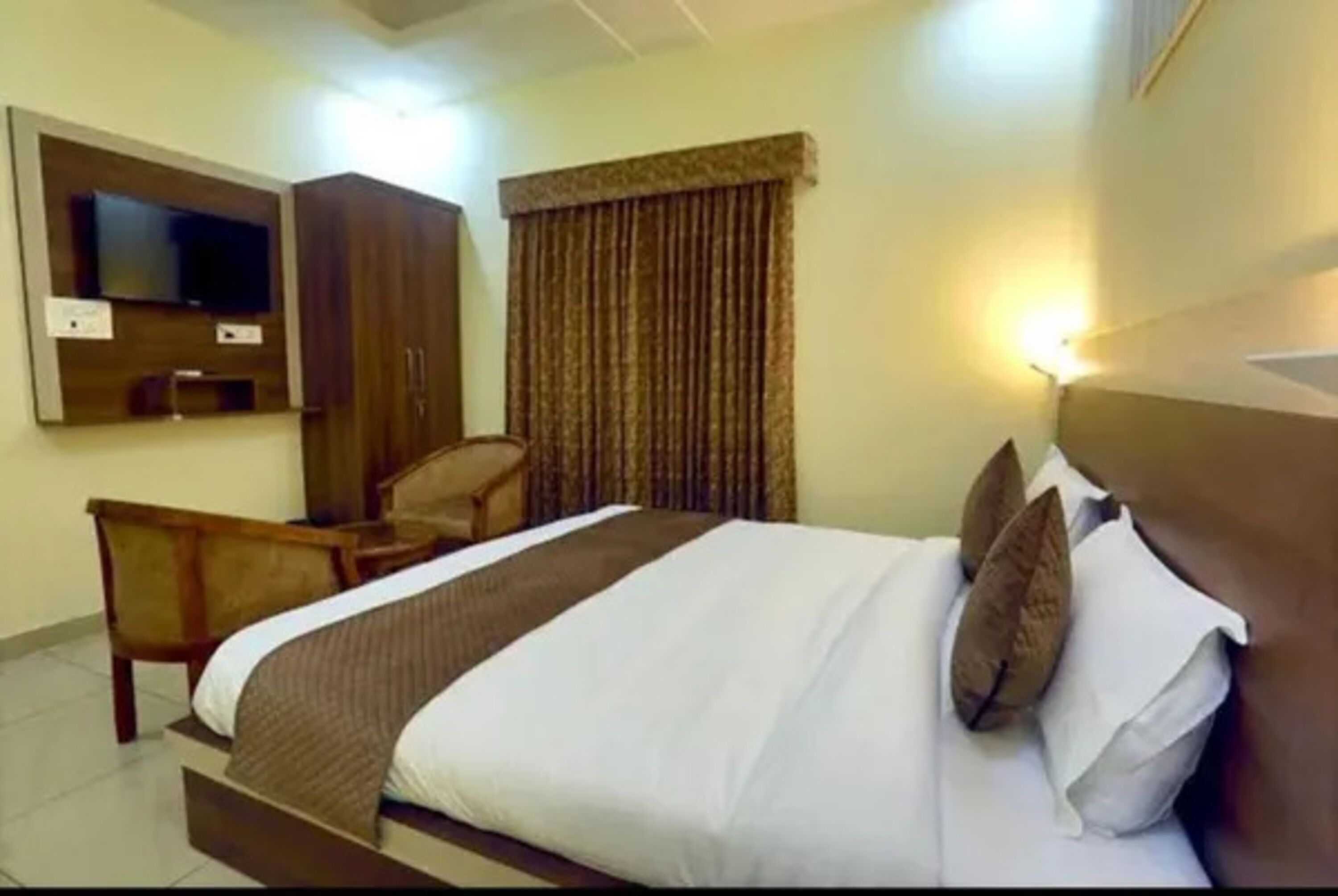 Premium-værelse | Egyptiske bomuldslagner, premium-sengetøj, pengeskab på værelset