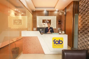 Reception - Fabhotel The Glory (Rishikesh)