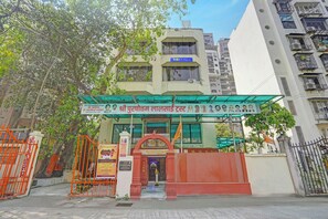 Property entrance - Fabhotel Lal Sai Residency (Mumbai)