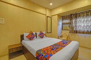 Egyptian cotton sheets, premium bedding, in-room safe, free WiFi - Via Lal Sai Residency (Mumbai)