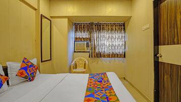 Egyptian cotton sheets, premium bedding, in-room safe, free WiFi