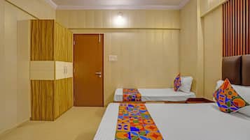 Egyptian cotton sheets, premium bedding, in-room safe, free WiFi