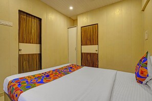 Egyptian cotton sheets, premium bedding, in-room safe, free WiFi