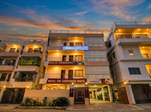 Fabhotel The Corporate House