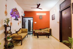Lobby sitting area - Fabhotel The Corporate House (Ranchi)
