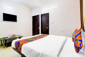 Egyptian cotton sheets, premium bedding, in-room safe, free WiFi - Fabhotel The Corporate House (Ranchi)