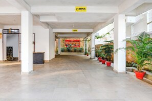 Parking - Fabhotel The Corporate House (Ranchi)
