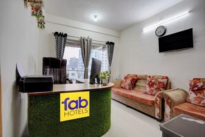 Reception - Fabhotel Amber Palace (Pune)