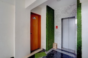 Lift - Fabhotel Amber Palace (Pune)