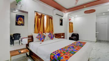 Egyptian cotton sheets, premium bedding, in-room safe, free WiFi