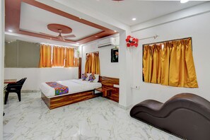 Egyptian cotton sheets, premium bedding, in-room safe, free WiFi - Via Anandi Inn (Rajgurunagar)