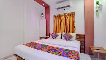 Egyptian cotton sheets, premium bedding, in-room safe, free WiFi