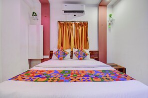 Deluxe-Zimmer | Bettwäsche aus ägyptischer Baumwolle, hochwertige Bettwaren, Zimmersafe