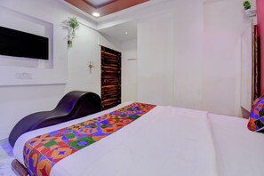 Egyptian cotton sheets, premium bedding, in-room safe, free WiFi