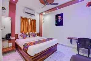 Deluxe Room | Egyptian cotton sheets, premium bedding, in-room safe, free WiFi - Via Anandi Inn (Rajgurunagar)